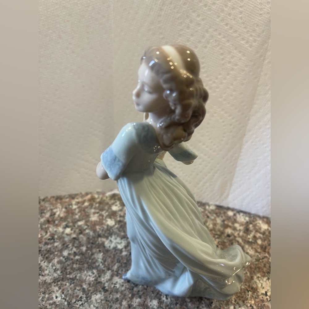 Lladro Spring enchantment figurine - Picture 3 of 7
